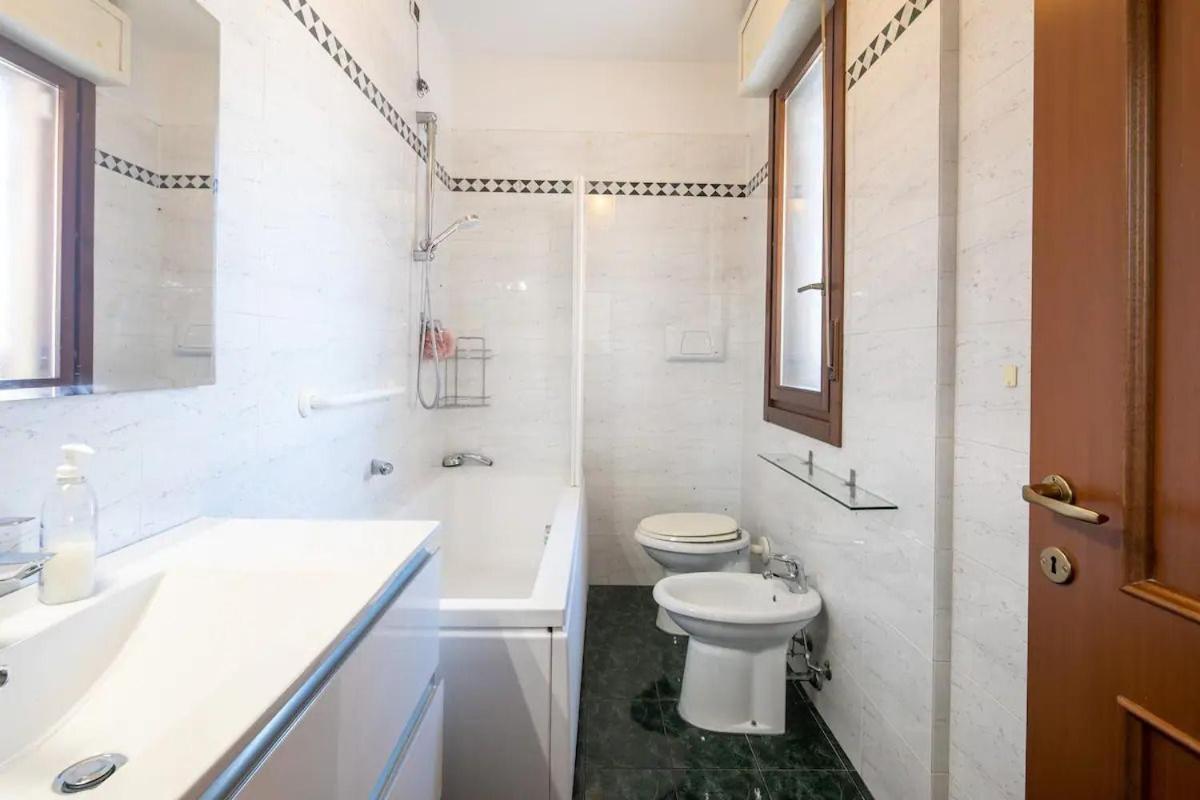 Suite Con 2 Balconi - 6 Guest Prato  Ngoại thất bức ảnh