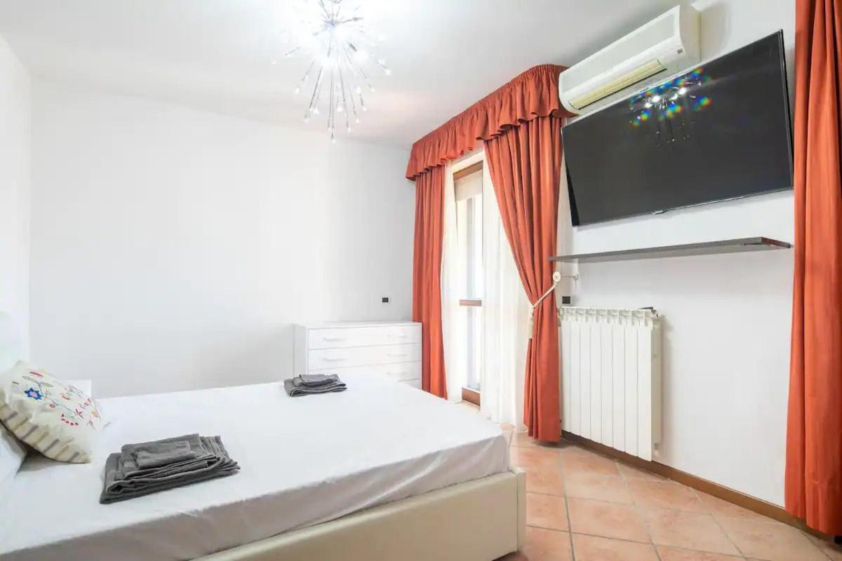 Suite Con 2 Balconi - 6 Guest Prato  Ngoại thất bức ảnh